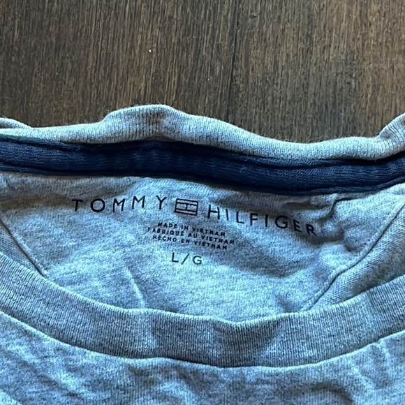 Tommy Hilfiger T-shirt, 100% cotton, loose fit size large​​​ - Picture 4 of 4